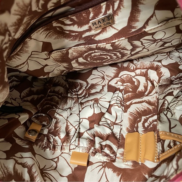 Maxx pebbled leather handbag - Picture 4 of 8